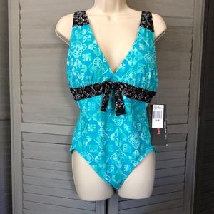 NEW w/Tags Coco Reef one piece bathing suit. Size 38D Blue tones w/pads so cute!